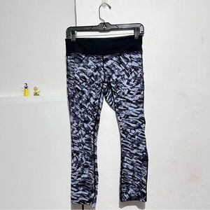 Nike dri fit legging. y:Box J03: